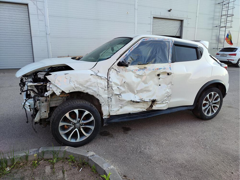 NISSAN LEAF.